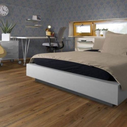 Parquet en Chêne contrecollé brossé intense, bosselé et raboté main, huilé, double fumé