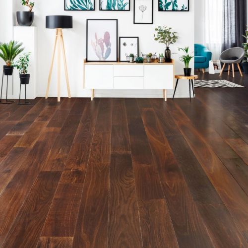 Parquet en Chêne contrecollé fumé, vernis satiné
