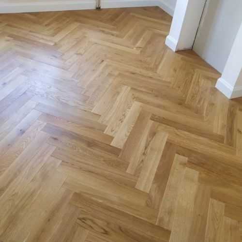 Parquet en Chêne contrecollé bâton rompu, vieilli, huilé