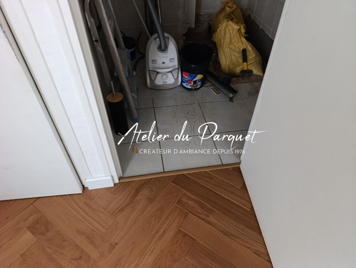Parquet en Chêne contrecollé Bâton Rompu teinté, vernis mat