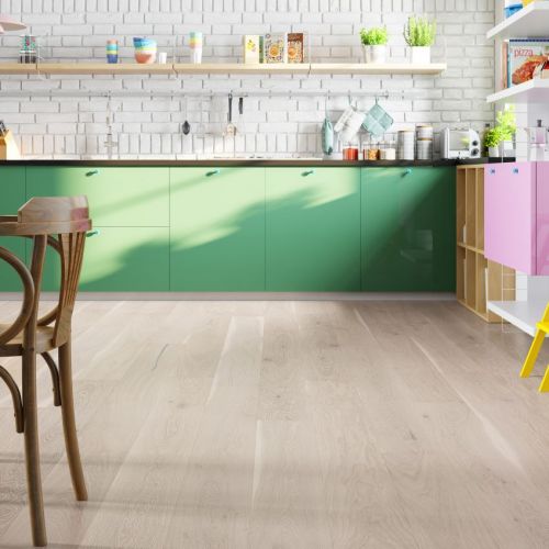 Parquet en Chêne contrecollé brossé, vernis blanc