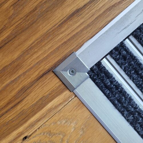 Profil coin à visser pour encastrement