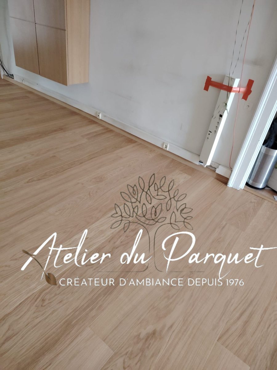 Parquet contrecollé en Chêne, vernis mat
