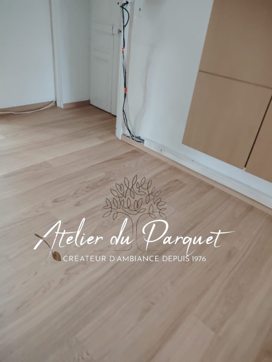Parquet contrecollé en Chêne, vernis mat