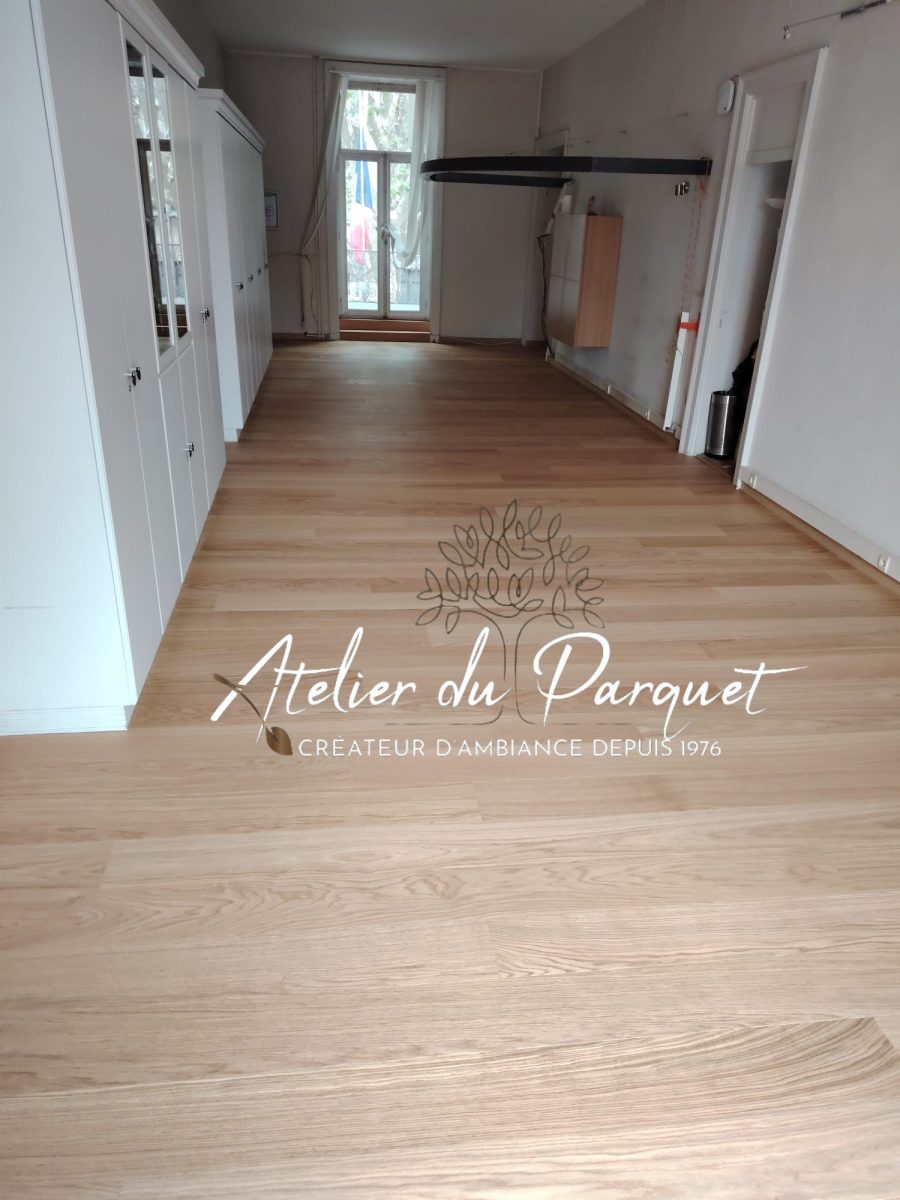 Parquet contrecollé en Chêne, vernis mat