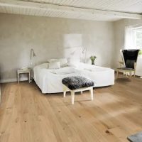 Parquet en Chêne contrecollé brossé, vernis mat